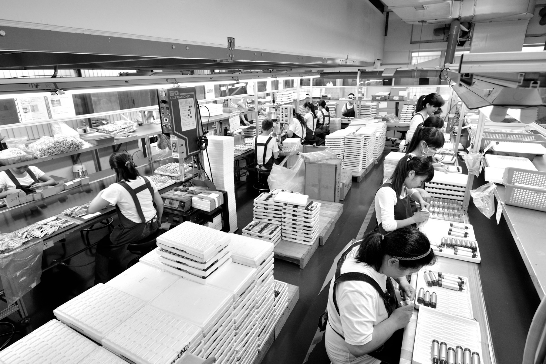 KUNNEX assembly lines in full production at the New Taipei City factory